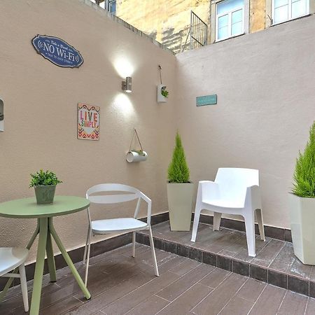 Traditional Apartment With A Terrace, Ac And Fast Internet Lisbon Luaran gambar