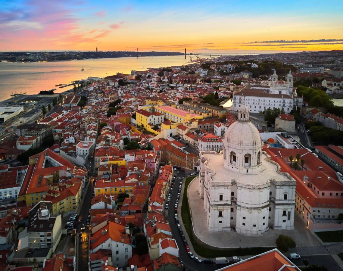 Traditional Apartment With A Terrace, Ac And Fast Internet Lisbon Luaran gambar